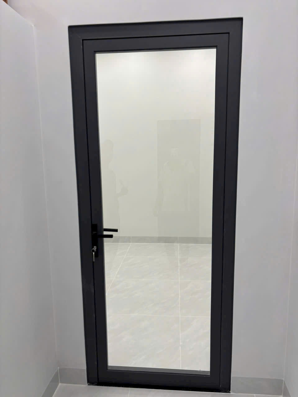 Cửa nhôm xingfa 1 cánh phòng tắm 02