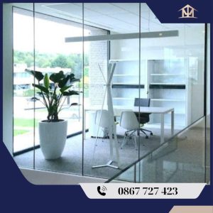 Vách Kính Phòng Khách Hiện Đại VN31